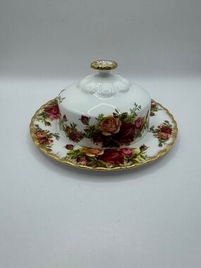 Royal Albert Old Country Roses Round Covered Butter Dish